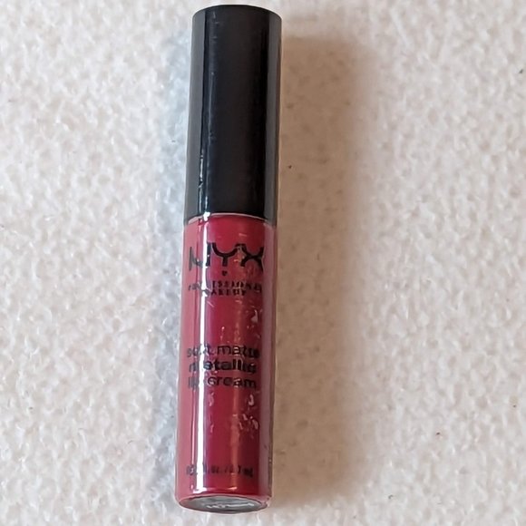 🎉HP🎉🌵3/$20🌵 Monte Carlo (Deep Cranberry Red) Soft Matte Metallic Lip Cream - Picture 4 of 16